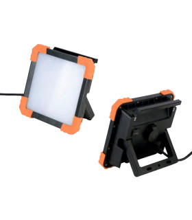 PROYECTOR TRABAJO LED PROFESIONAL IP54 50W 5000K 120º 230V incluye 3 mts de manguera 3 X 1,5 mm
